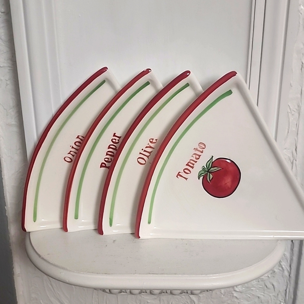 Elements set of 4 pizza plates